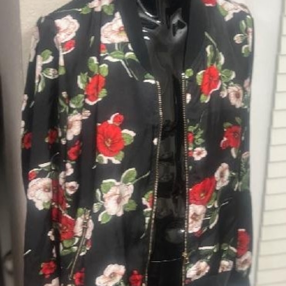 A rose colored jacket great for spring and summer - Picture 2 of 6